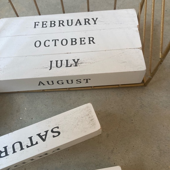 Wood block counter for calendar. Target like new - Picture 3 of 5